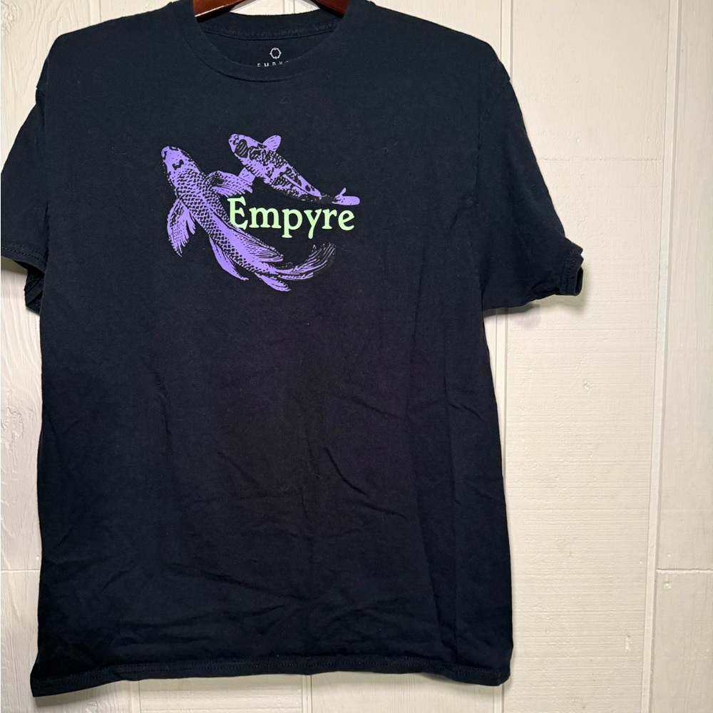 Empyre “Stream of Consciousness” Men’s Black short sleeve T-shirt lip fish SZ L